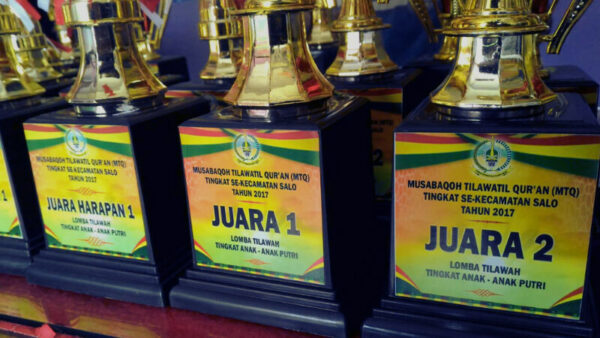 10 Template Desain Stiker Label Piala Biar Makin Eksklusif Dan Berkesan