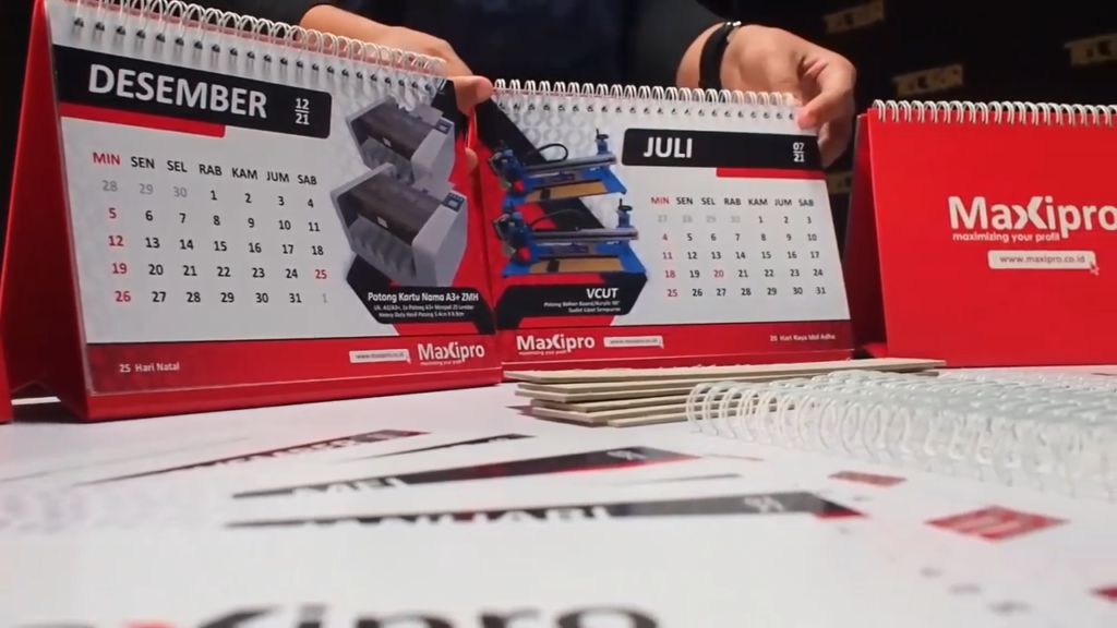 Desain Kalender Desk Meja Maxipro