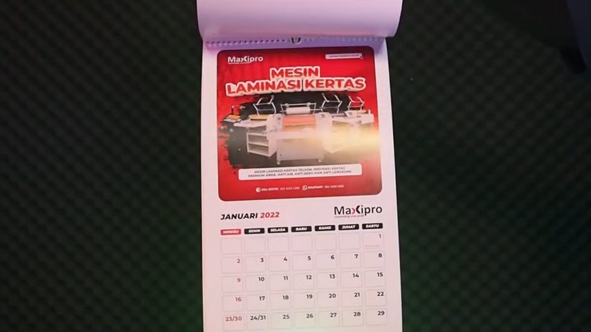 Kalender dinding 2022 Maxipro