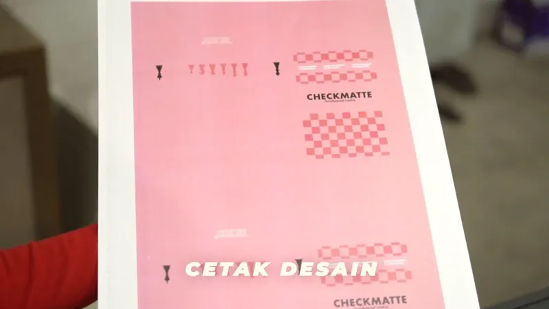 Cetak desain menggunakan tinta toner